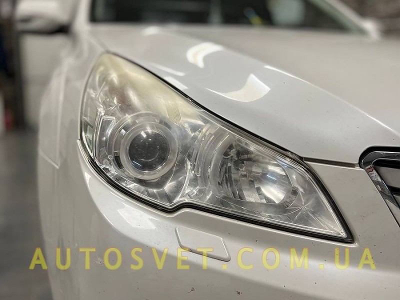 Заміна скла фари на нове.